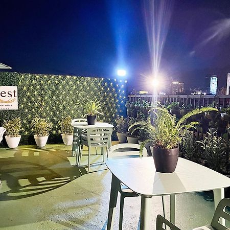 Nest Fort Bgc Makati City Extérieur photo